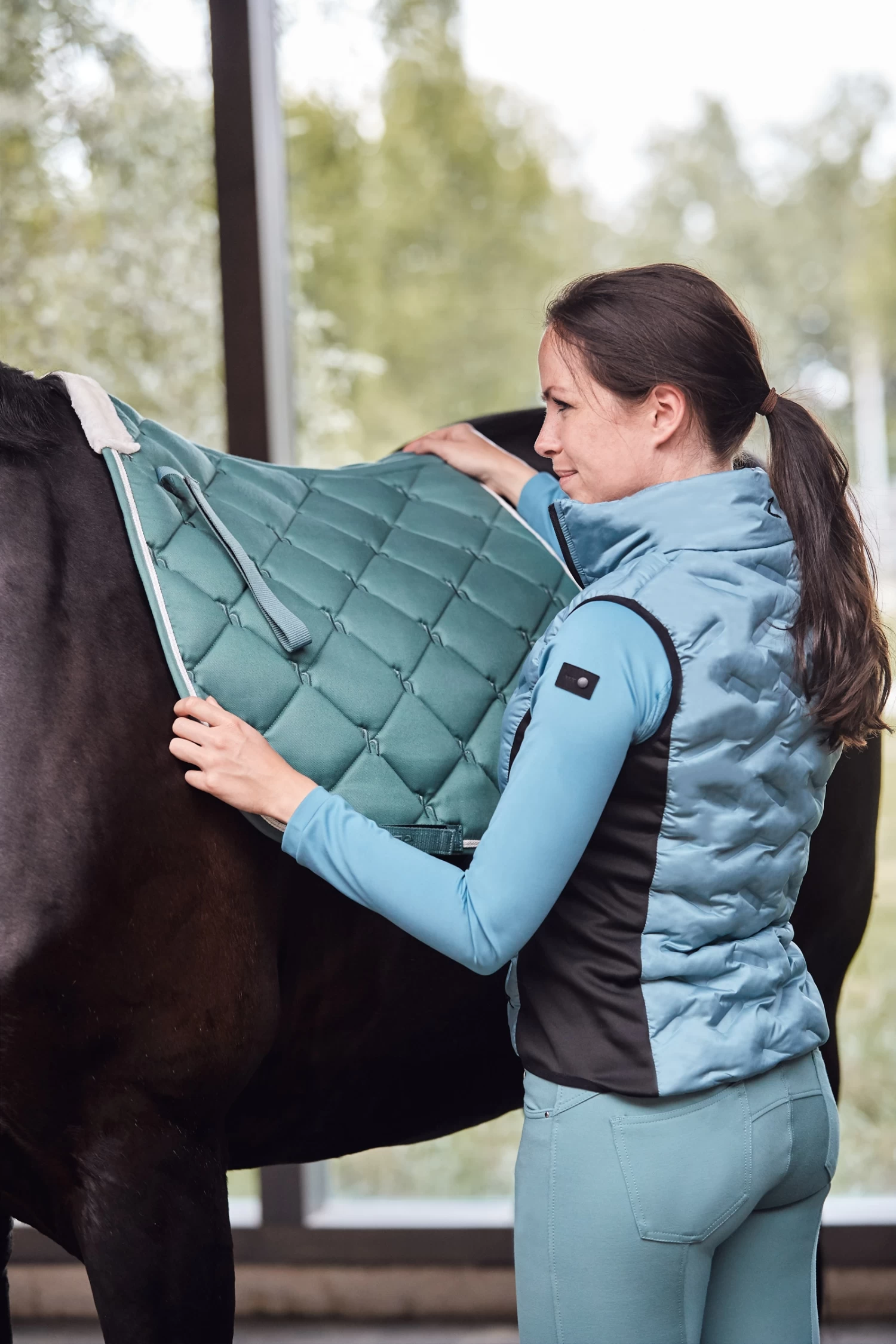 Horze Ghent All Purpose Saddle Pad With Faux Fur - Image 4