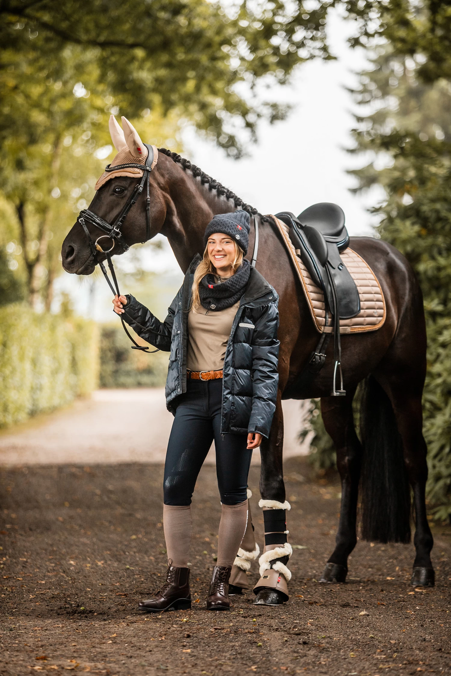 B Vertigo Quinn Dressage Saddle Pad - Image 4