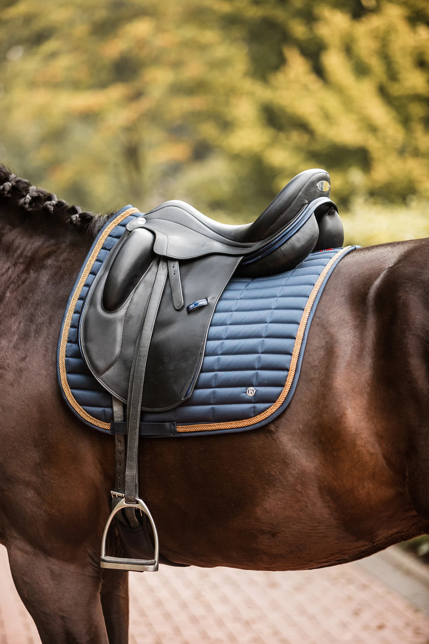 B Vertigo Quinn Dressage Saddle Pad - Image 7