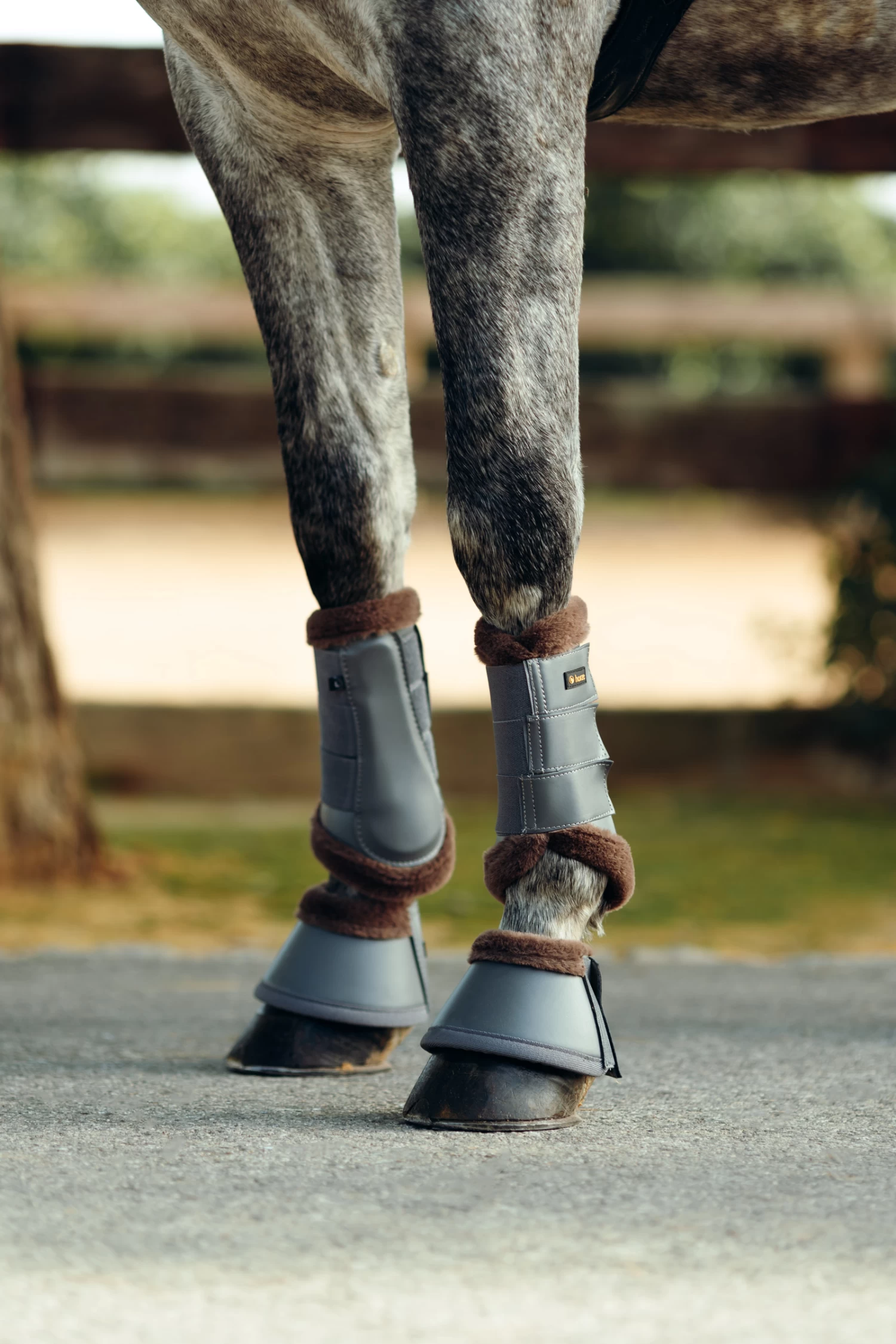 Horze Houston Bell Boots With Faux Fur Trim - Image 2