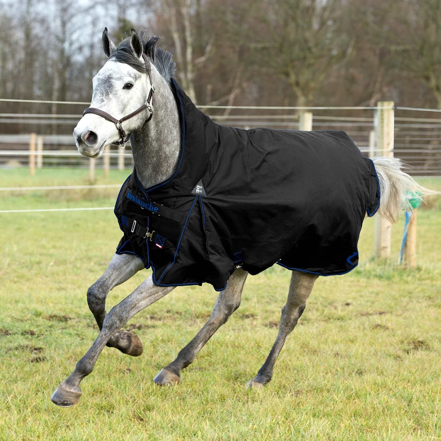 Horze Avalanche 1200D Lite Medium Turnout With Fleece - Image 15