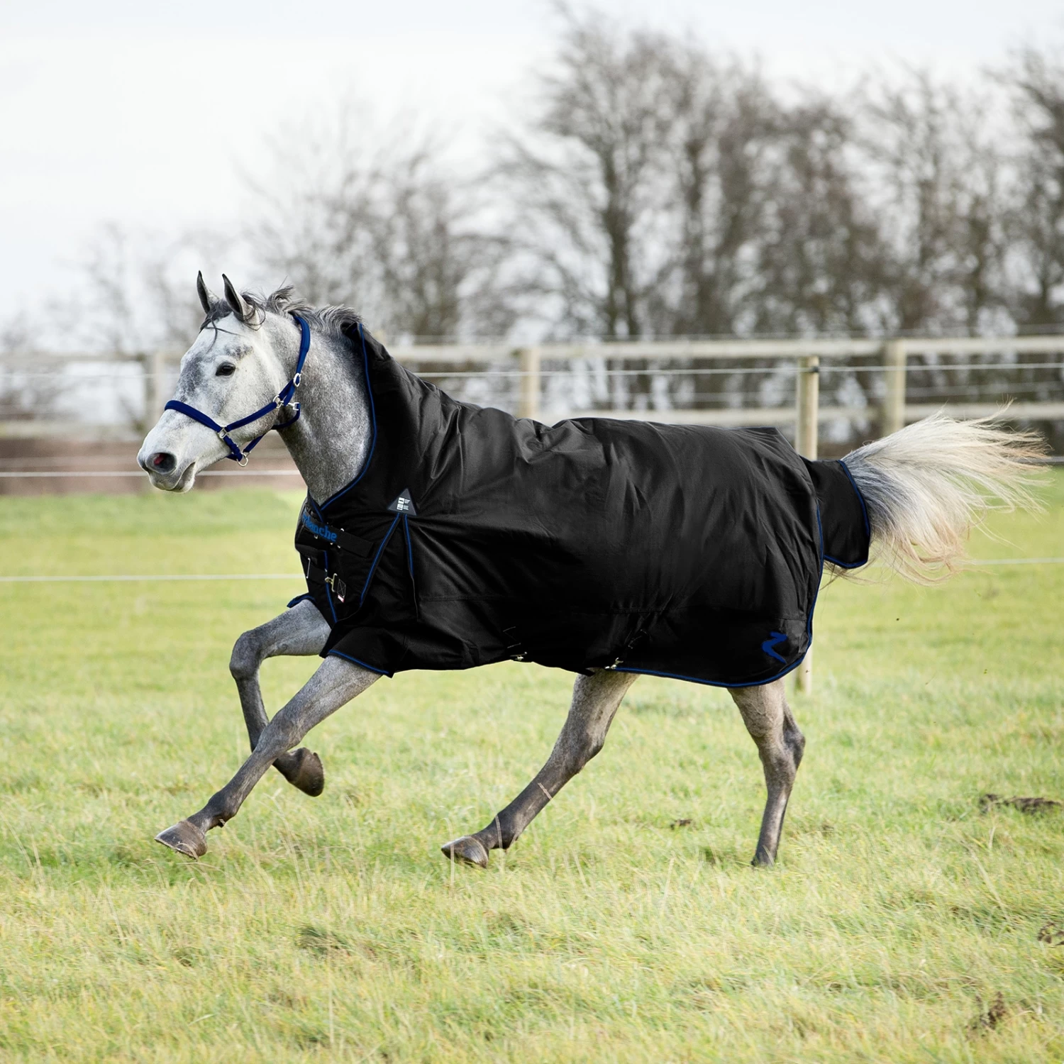 Horze Avalanche 1200D Lite Medium Turnout With Fleece - Image 16