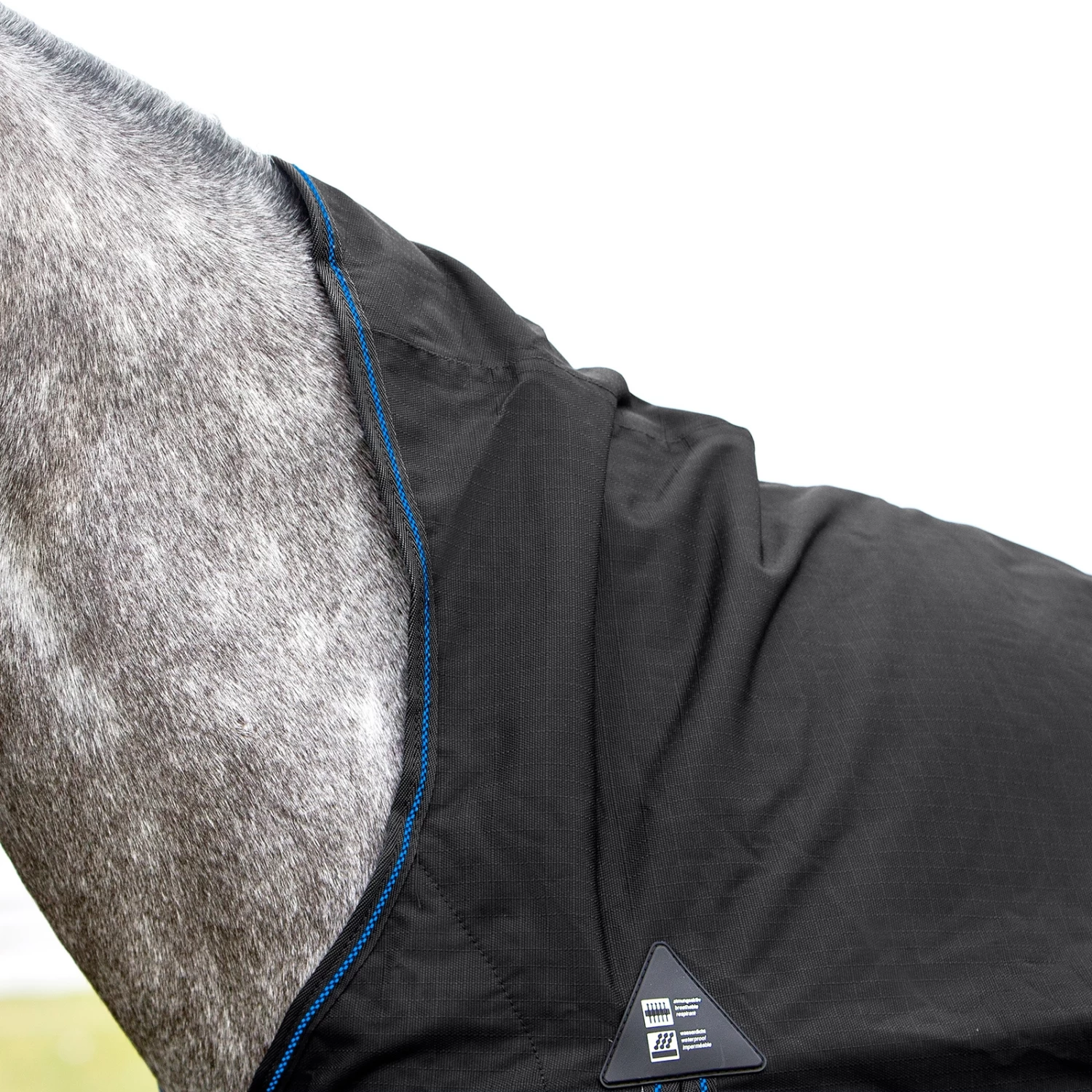 Horze Avalanche 1200D Lite Medium Turnout With Fleece - Image 18