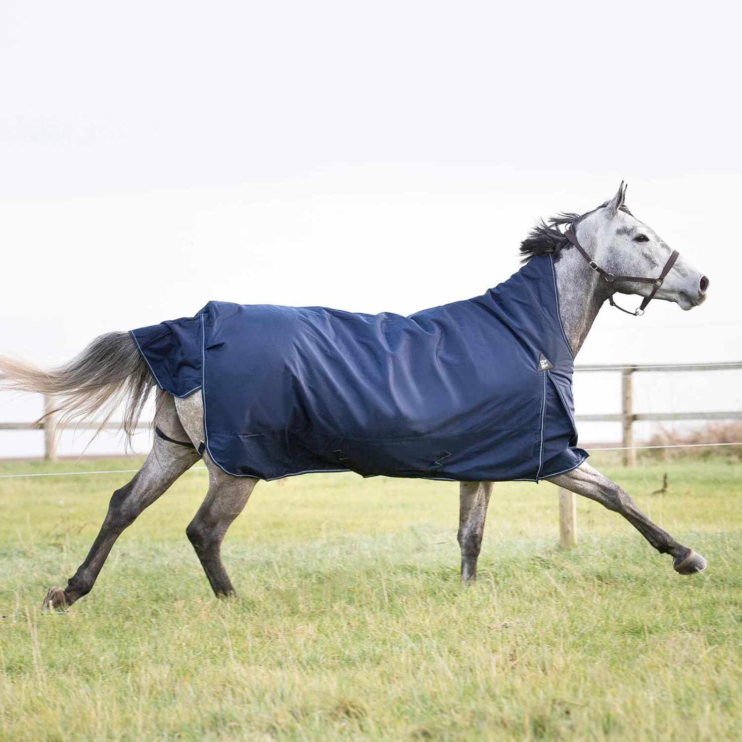 Horze Avalanche 1200D Lite Medium Turnout With Fleece - Image 6