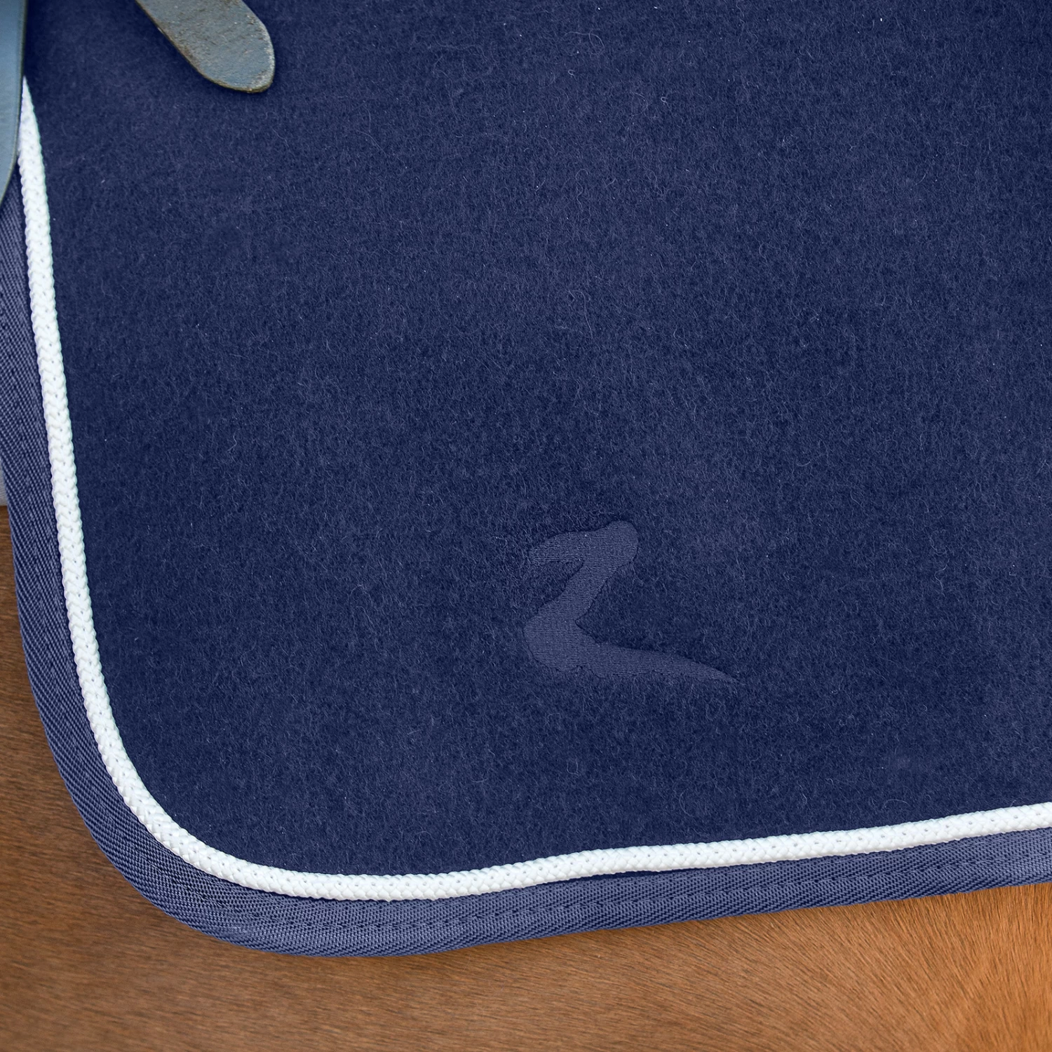 Horze Vail Wool Riding Rug - Image 4