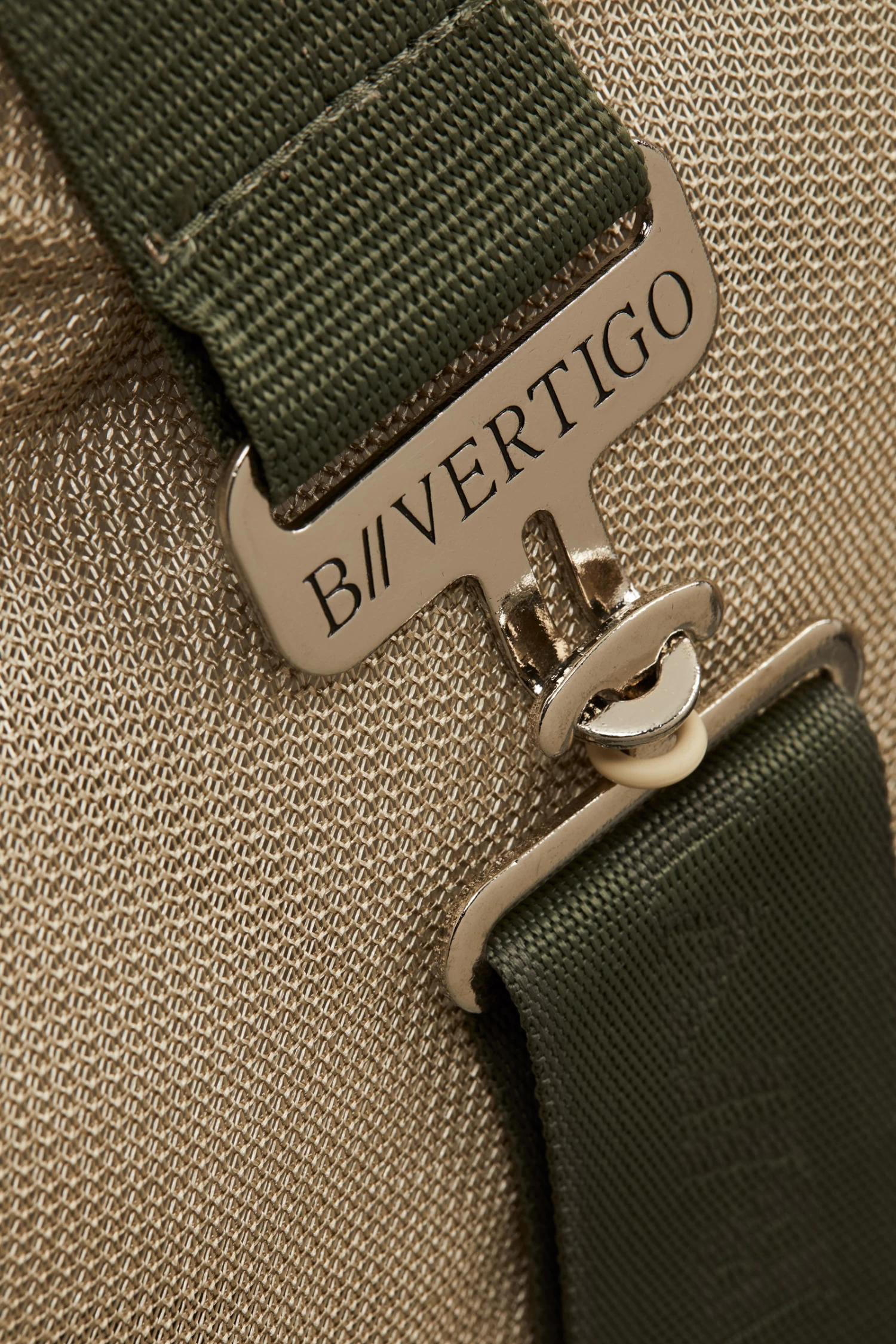 B Vertigo Jordan Combi Turnout Mesh Rug With Detachable Neck - Image 4