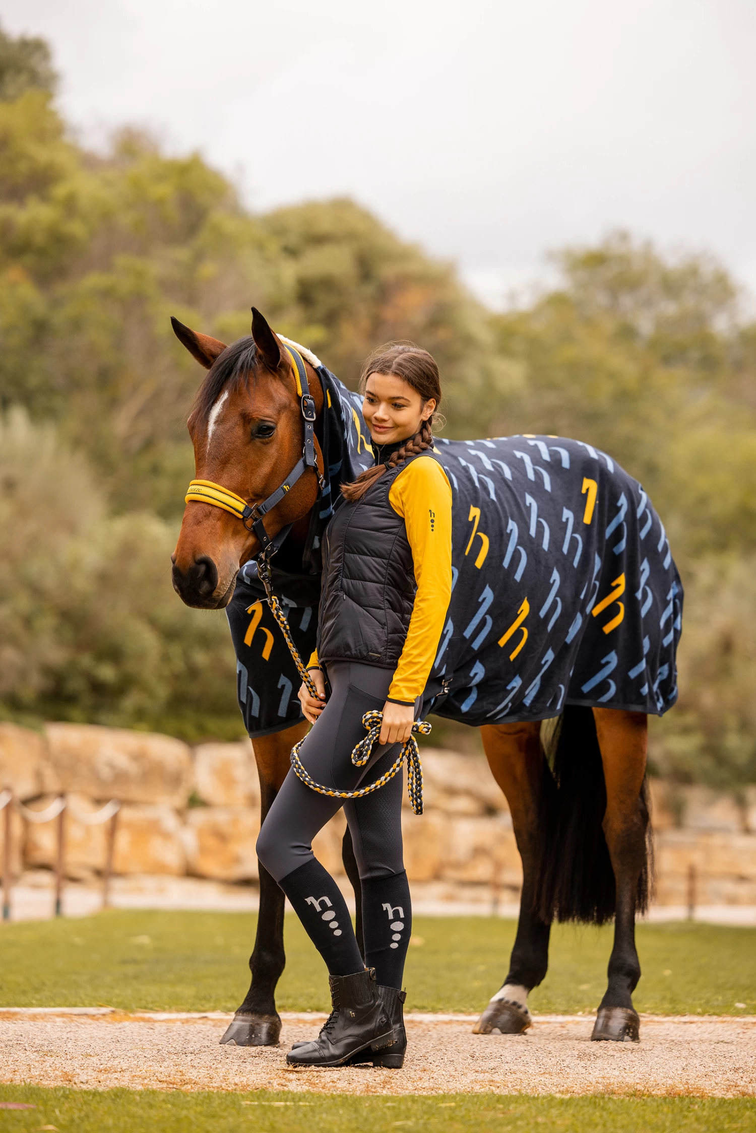 Horze Wicklow Cooler Rug With Logo Print - Image 7
