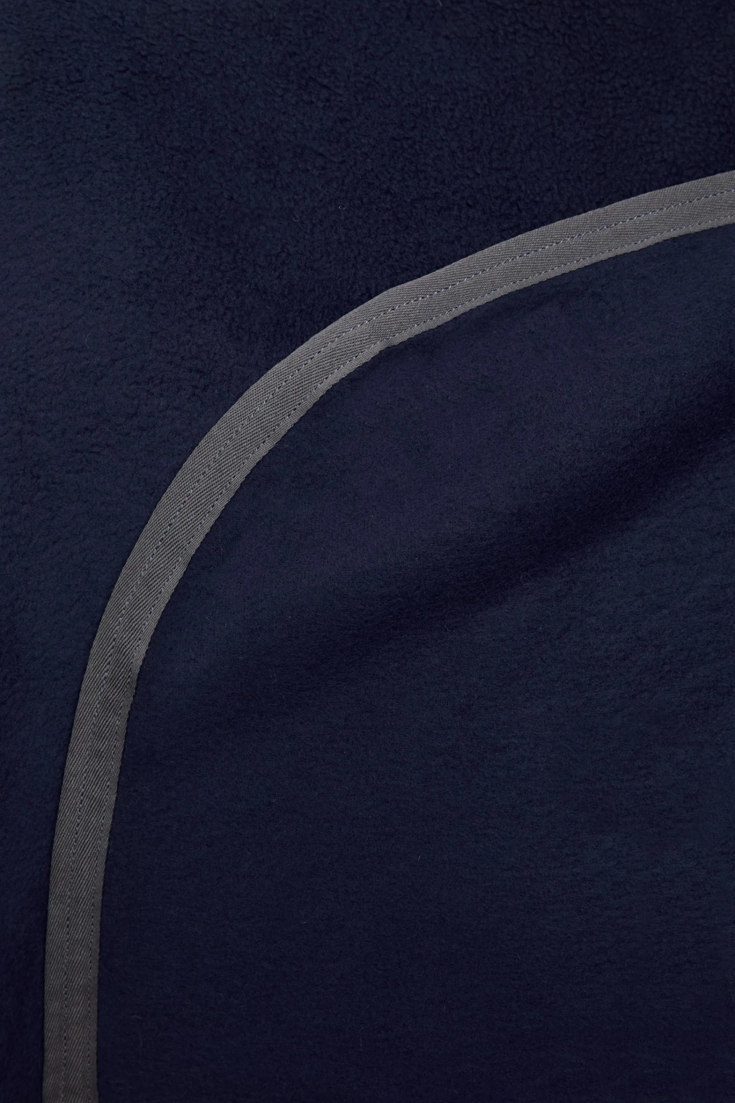 Horze Anti-Pilling Fleece Rug - Image 4