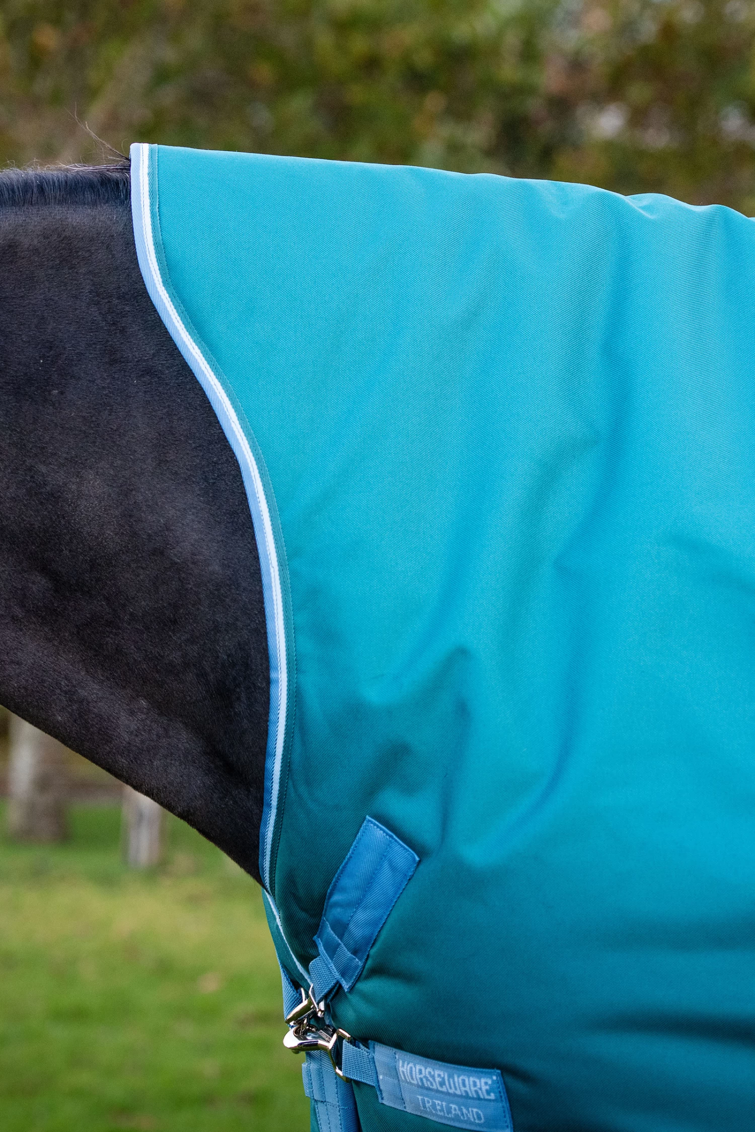 Horseware Amigo Bravo 12 Turnout Rug With High Neck - Image 4