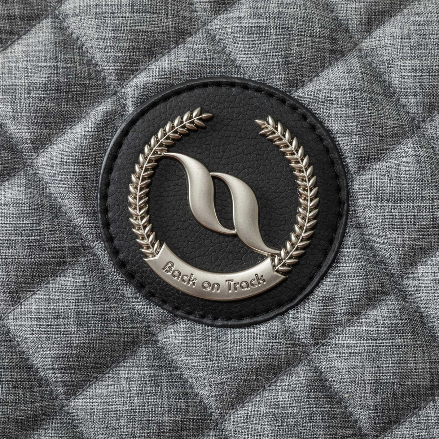 Back On Track Haze Collection Quilted Stable Rug, 200g (125-135cm) - Image 12