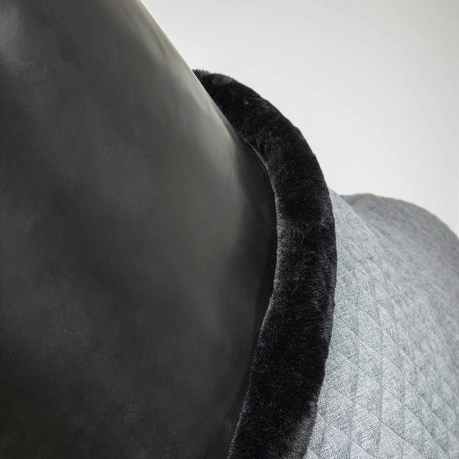 Back On Track Haze Collection Quilted Stable Rug, 200g (125-135cm) - Image 13