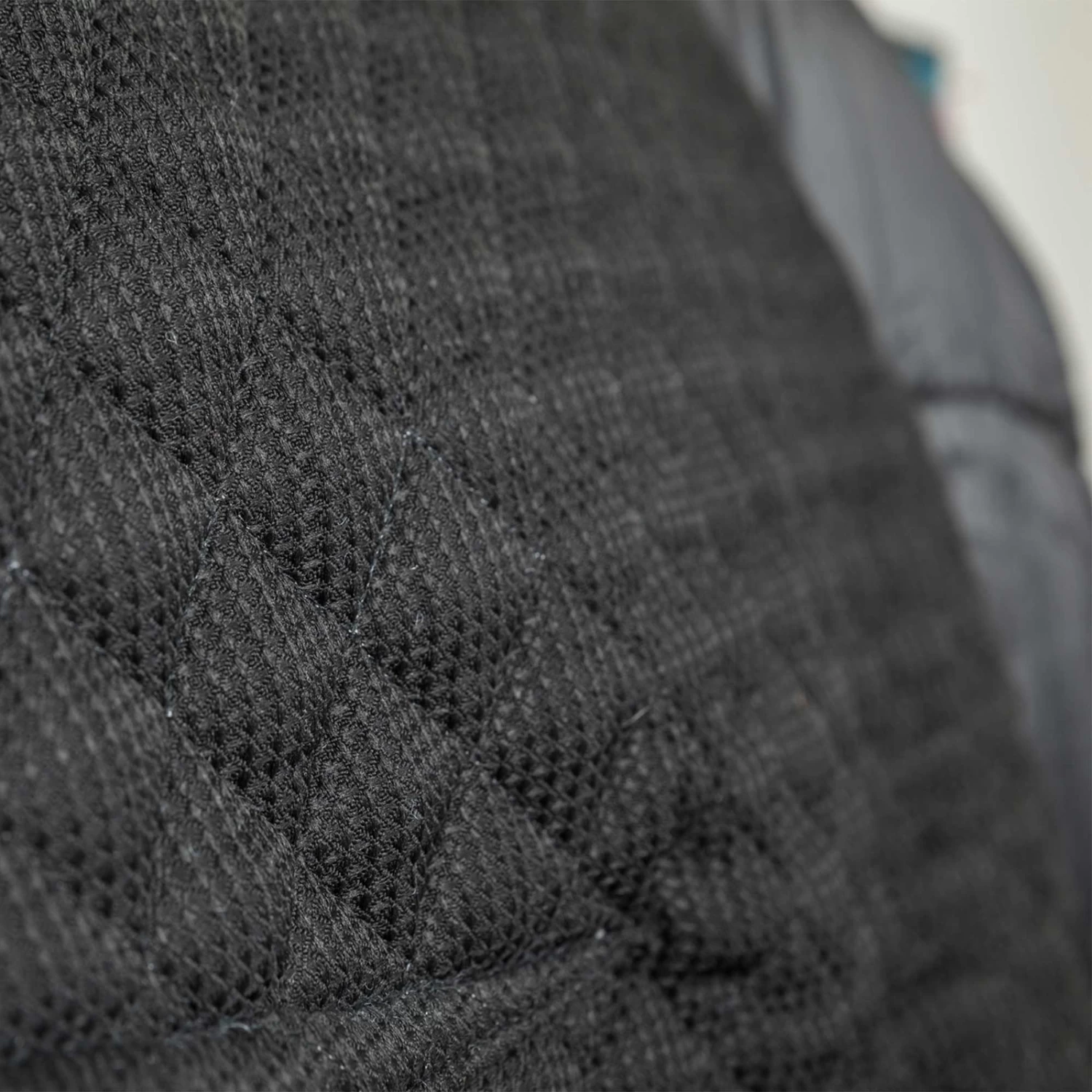 Back On Track Haze Collection Quilted Stable Rug, 200g (125-135cm) - Image 19