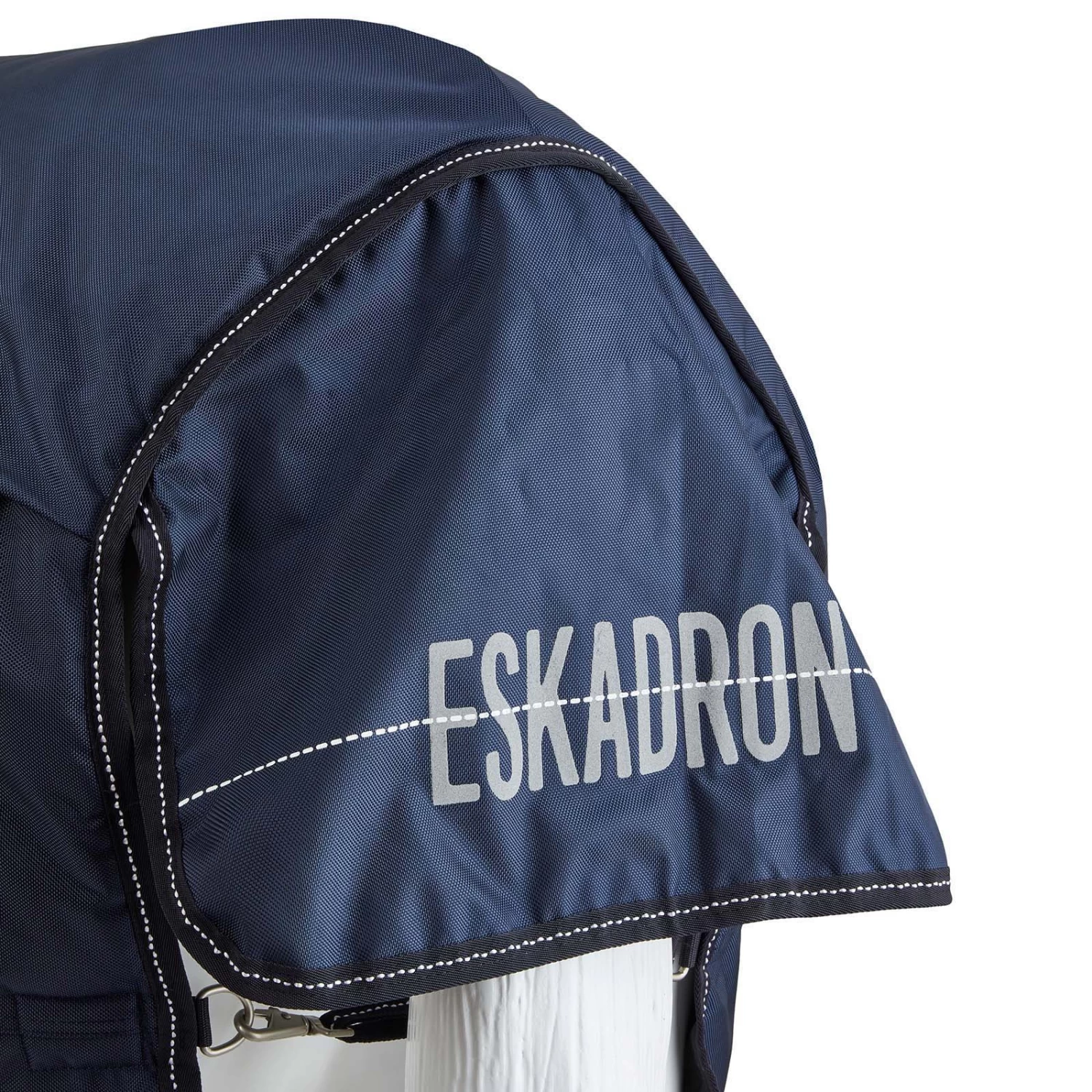 Eskadron Omega Turnout Rug, 250g - Image 3