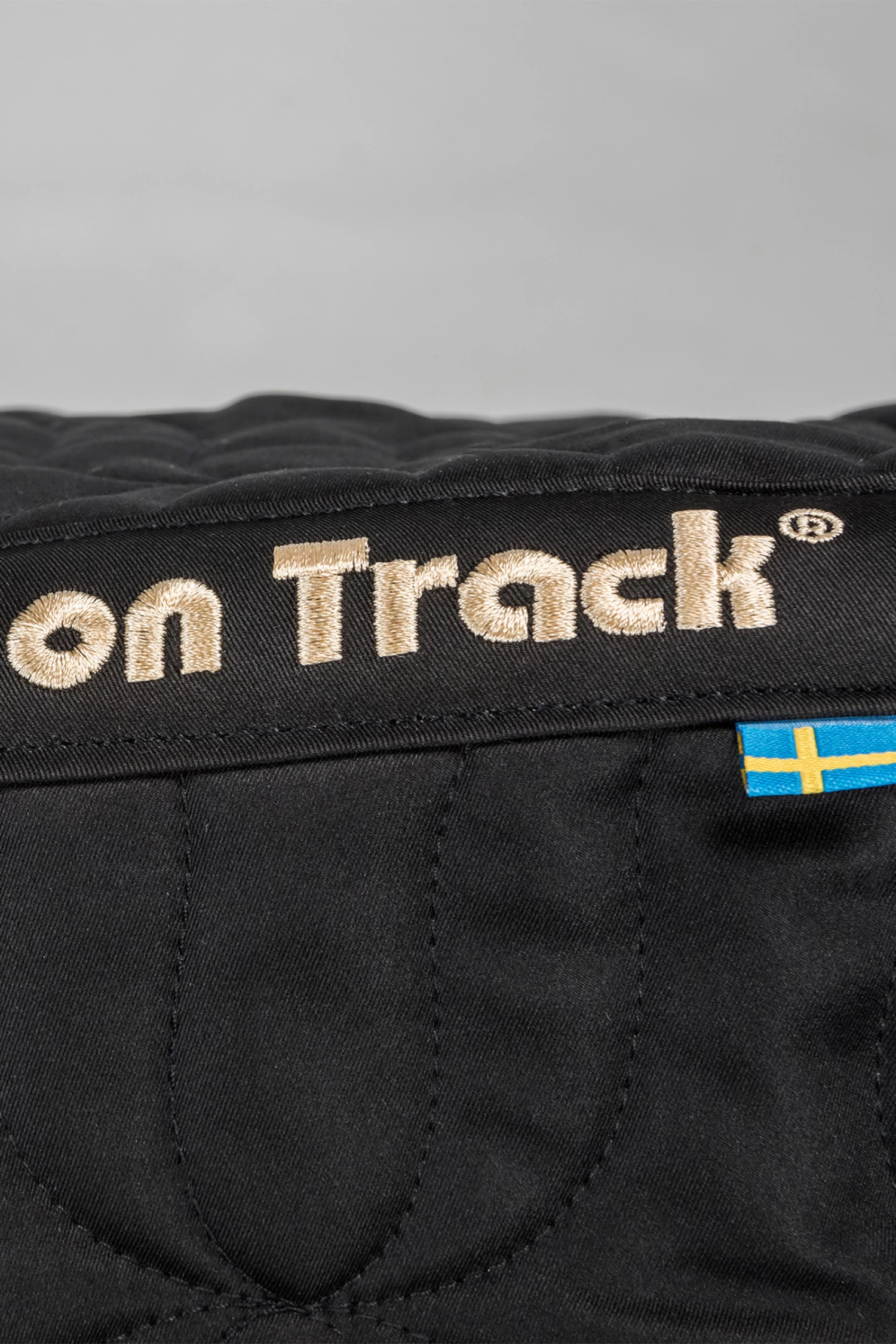 Back On Track Deep Nights Jumping Saddle Pad - Image 6