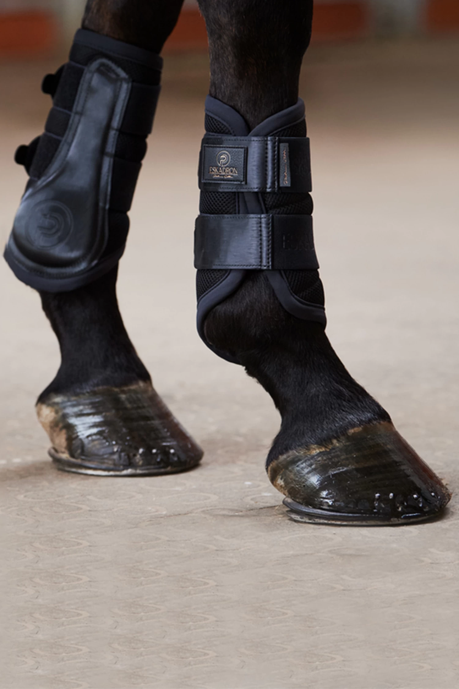 Eskadron Platinum 23 Mesh Tendon Boots - Image 2