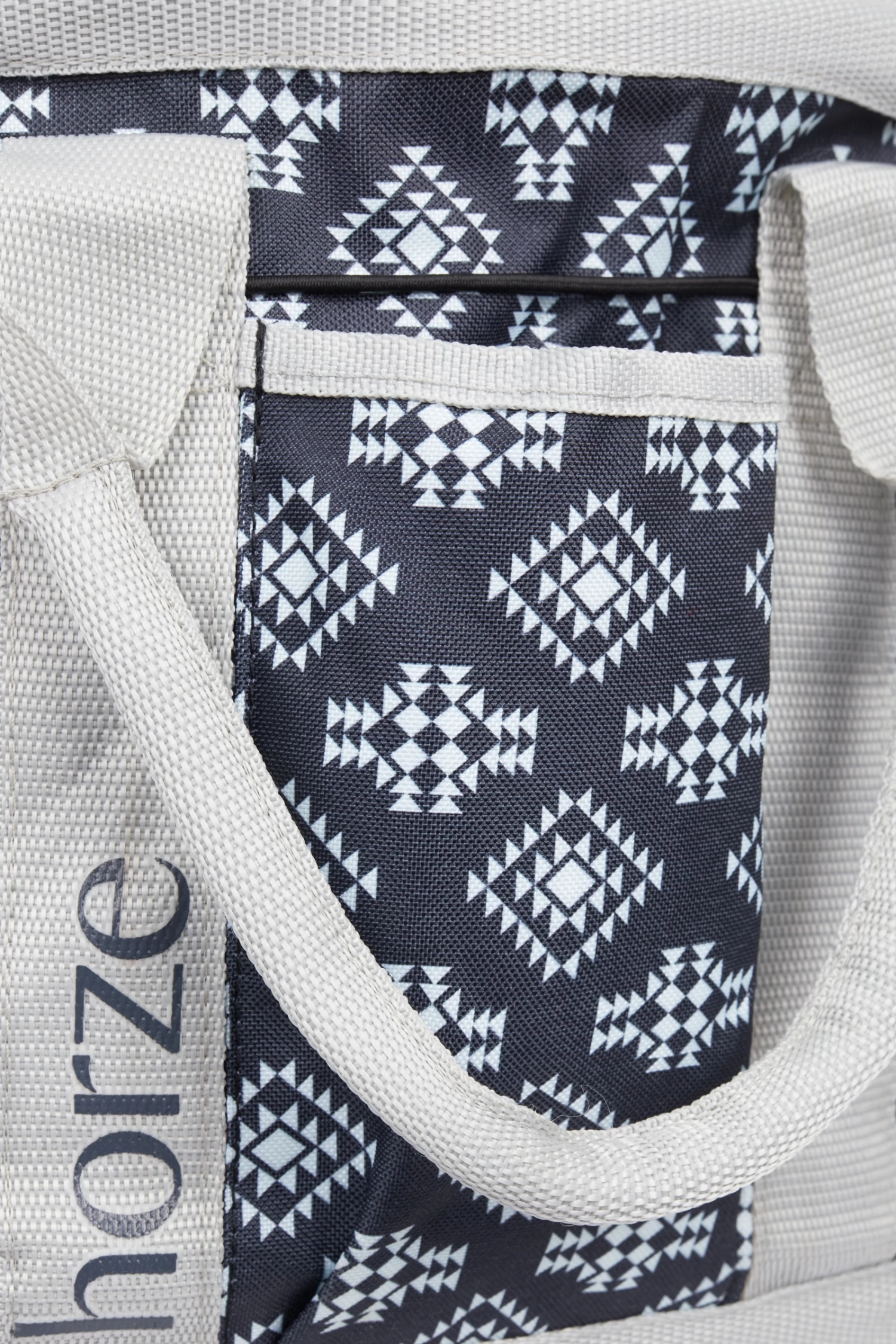 Horze Aztec Grooming Bag - Image 4