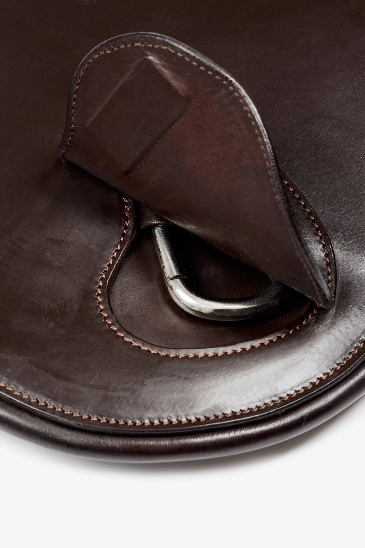 LeMieux Gel-Tek Anatomic Short Stud Girth With Magnet - Image 2