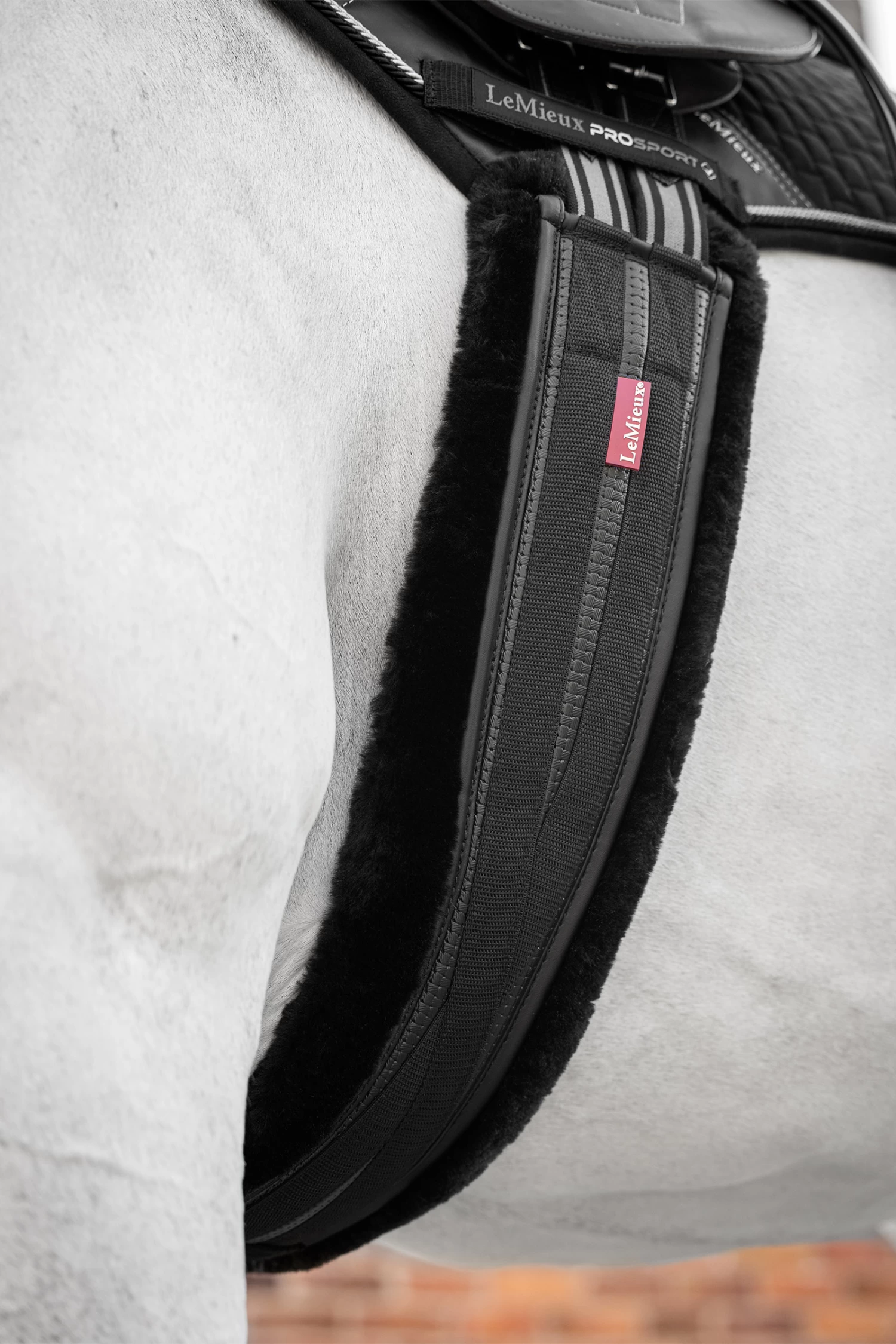 LeMieux Fleece Lined Anatomic Girth - Image 7