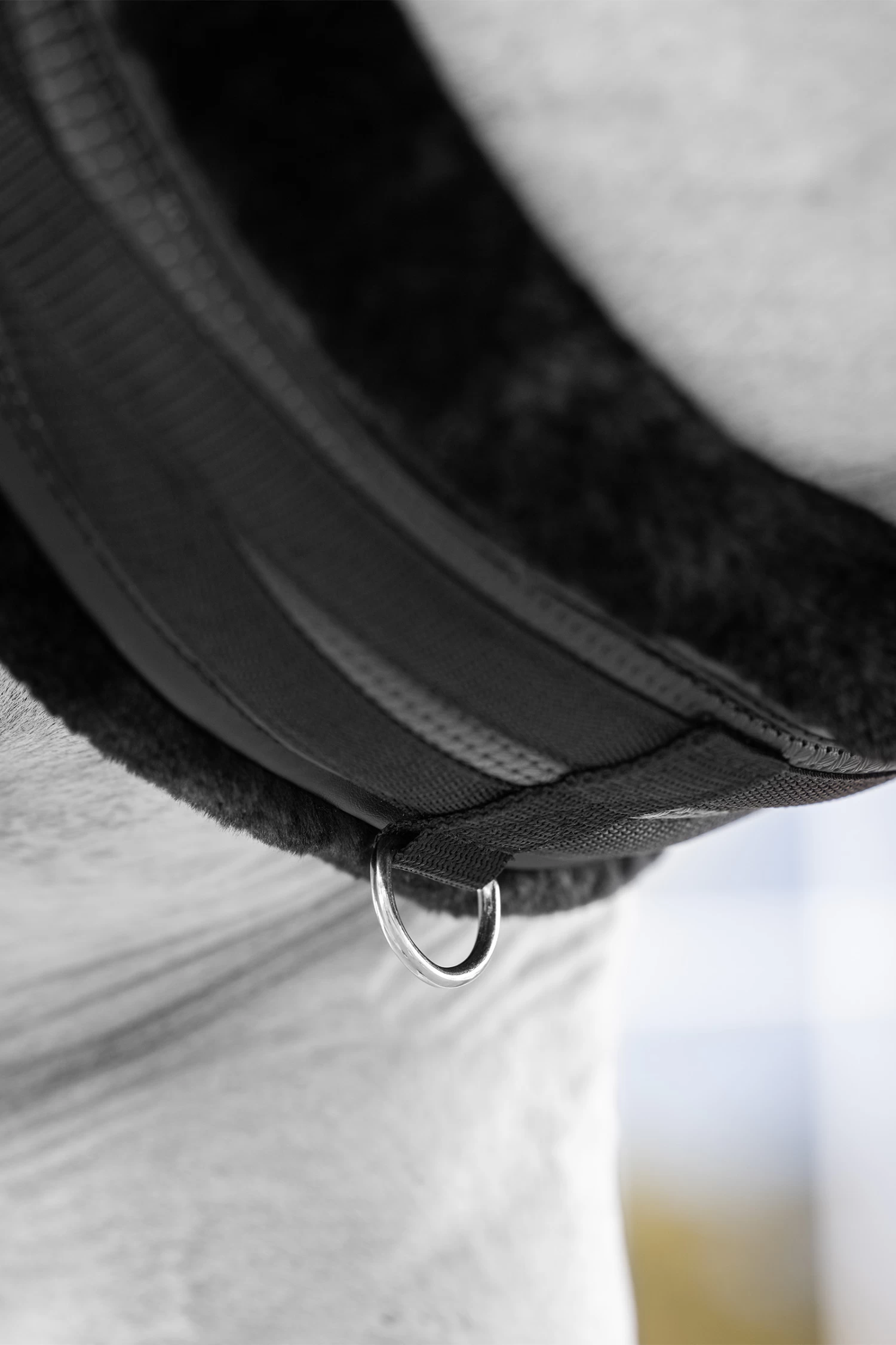 LeMieux Fleece Lined Anatomic Girth - Image 8