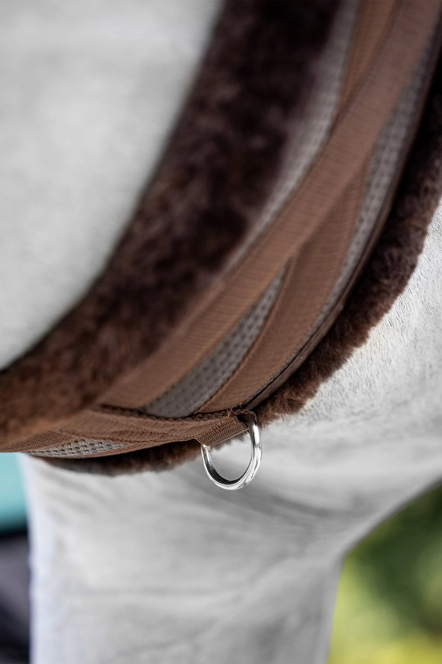 LeMieux Fleece Lined Anatomic Girth - Image 4